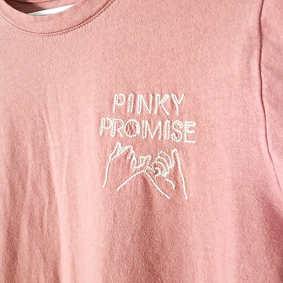 Old Navy pinky promise tee, M - Picture 2 of 4
